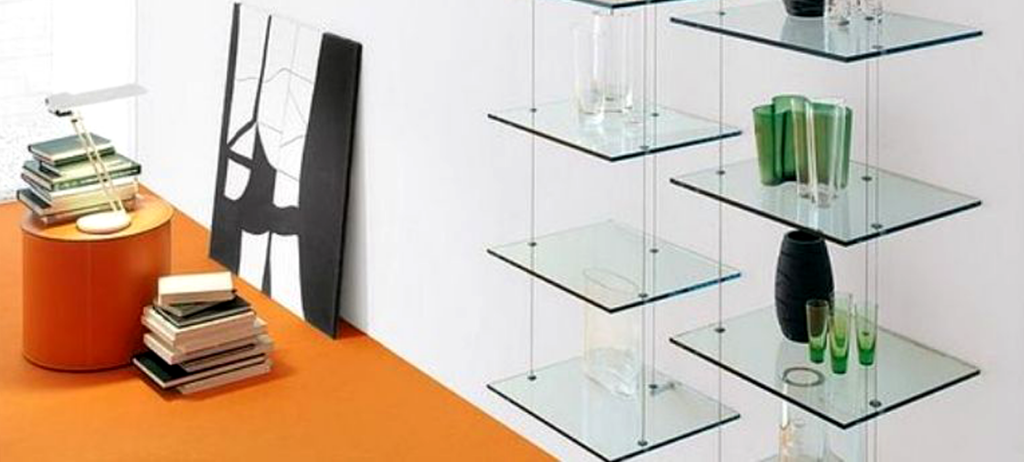 Prateleiras de Vidro como Elementos de Decoração