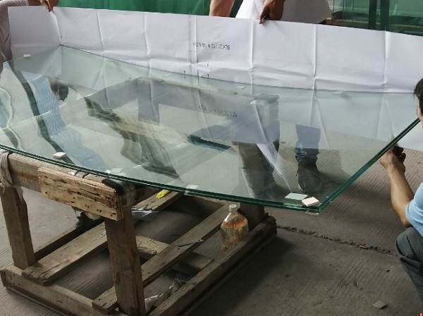 Resistência do vidro: Quanto impacto suportam os laminados e os temperados? - Portal Vidros veja a resist~encia do vidro laminado e temperado